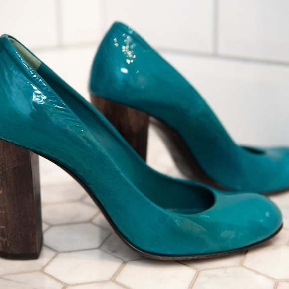 Gorgeous turquoise patent leather pumps Sz7 - Picture 6 of 6